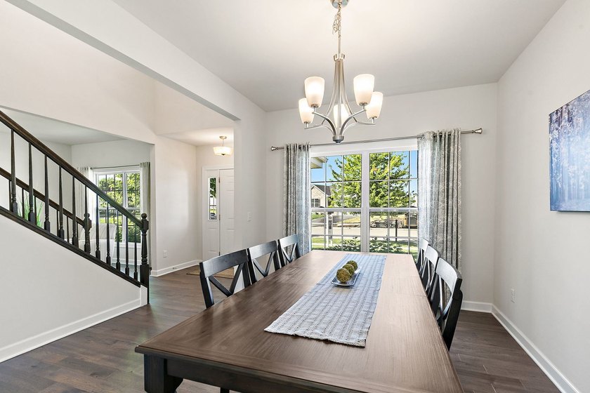 Luxury and timeless elegance come together in this exceptional - photo 8