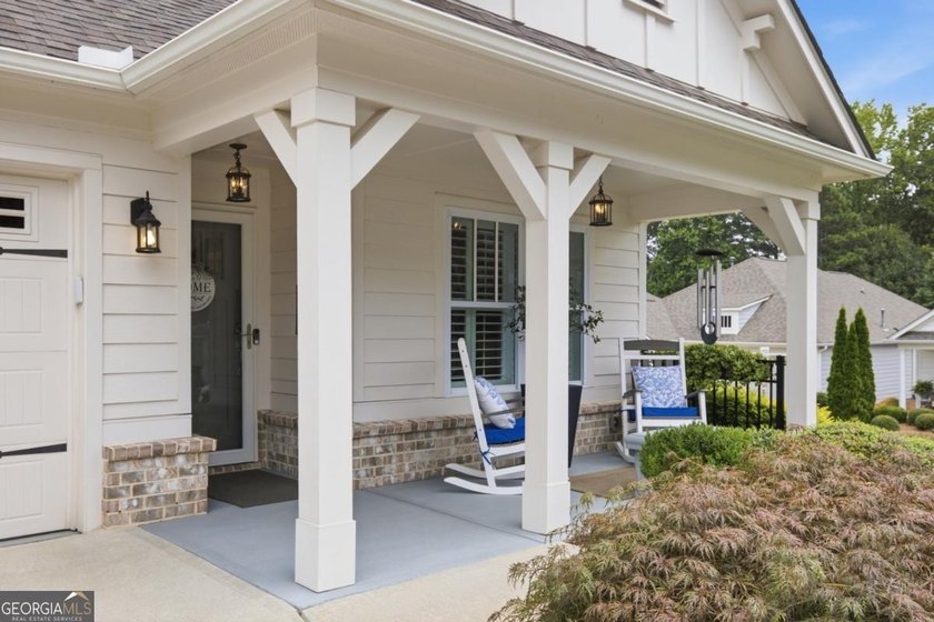 Welcome home to this immaculate, craftsman-style ranch home in - photo 3