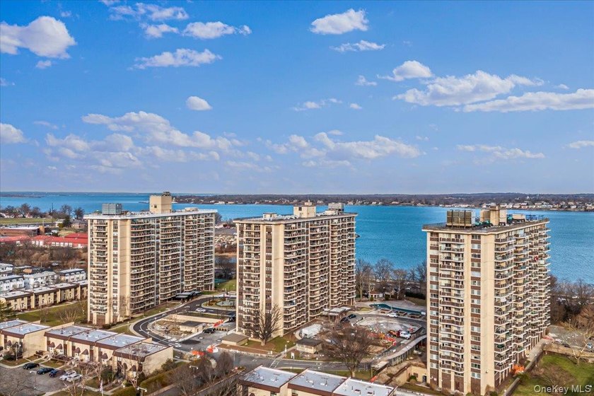 Discover exceptional living at the pet-friendly Americana at the - photo 33