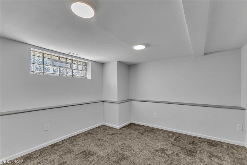 18515 Underwood Avenue is a fully renovated mixed-use property - photo 9
