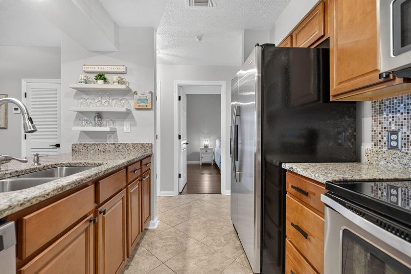 How Do I Love Thee Adorable Condo? Let me count the ways! - photo 9