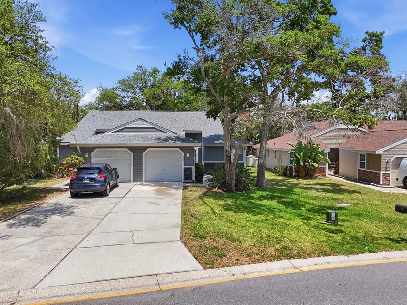 Under contract-accepting backup offers. Experience refined - photo 3