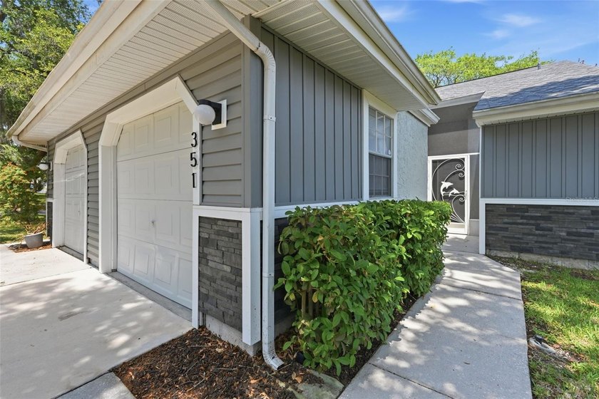 Under contract-accepting backup offers. Experience refined - photo 8