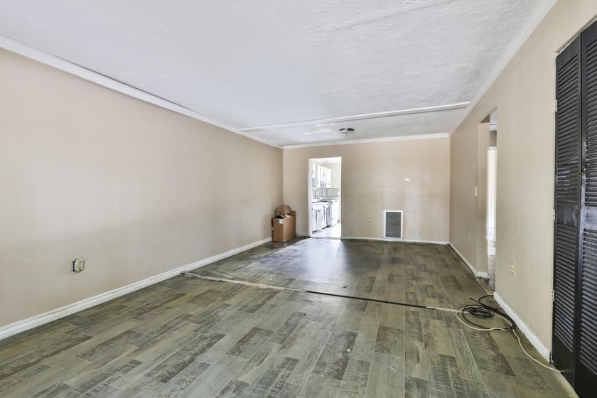 Opportunity awaits at 611 DeKalb Street in Georgetown! This - photo 6