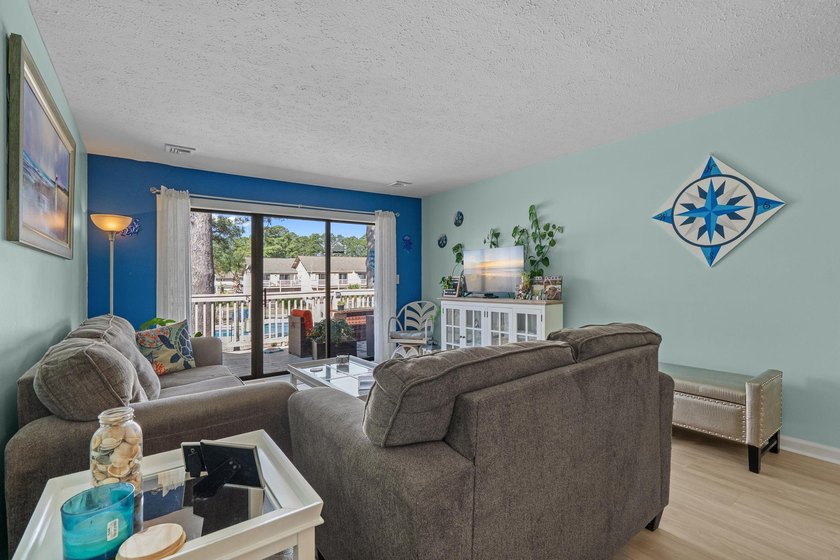 Welcome to this beautifully updated 2-bed/1-bath condo in - photo 8