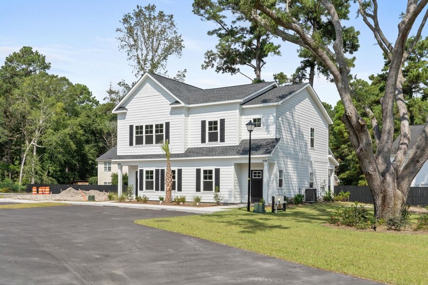 Introducing 19 Graybo Lane, a beautifully crafted new - photo 2
