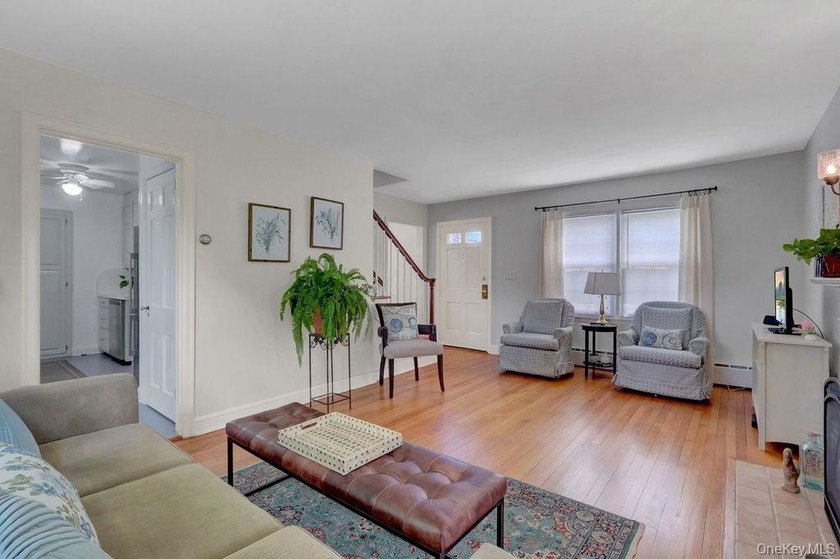 This is not a house, it's a Home! A Charming Colonial for your - photo 4