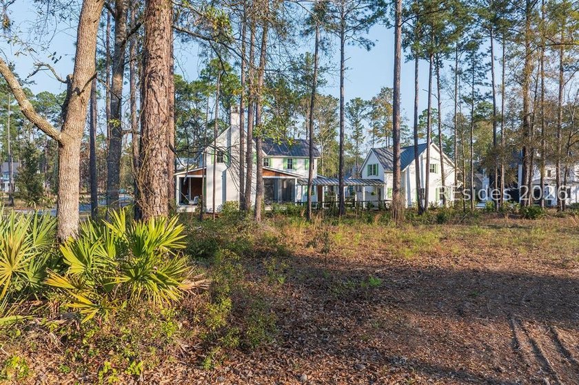 Tucked within the natural beauty of Moreland Forest, this 0.29 - photo 4