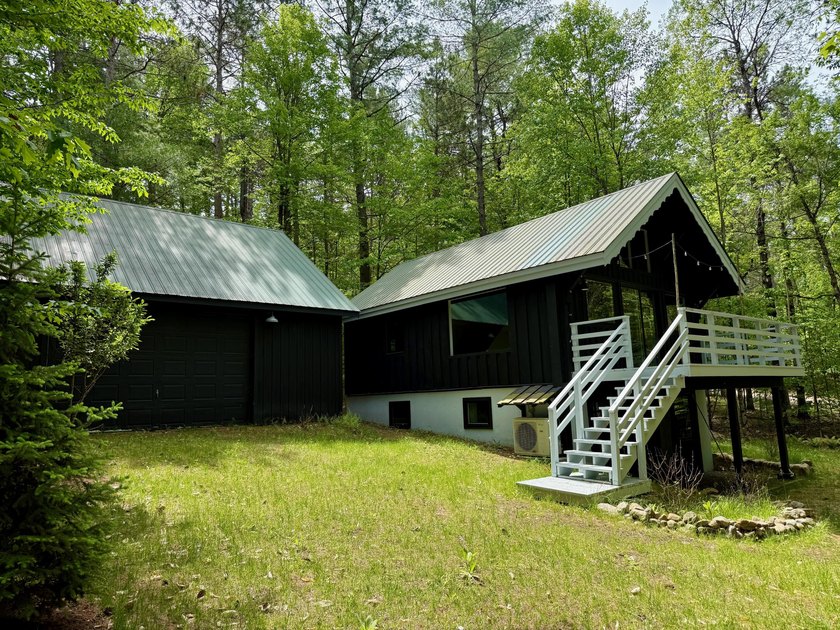 Newly renovated and immaculate 2 bedroom/2 bath chalet with - photo 2
