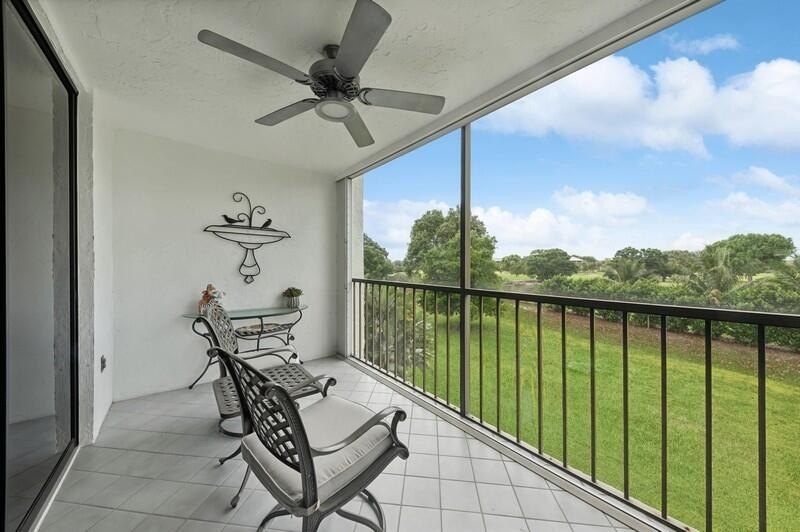 Totally renovated, updated condo detailed in beautiful neutral - photo 17