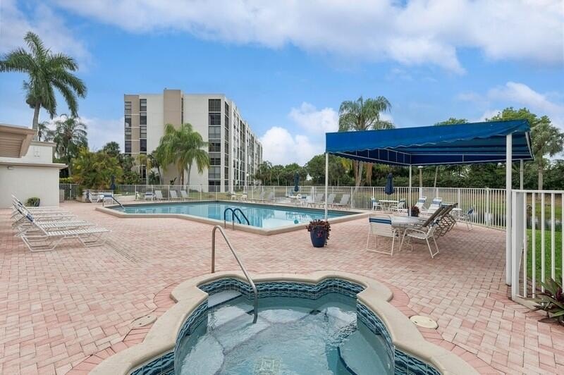 Totally renovated, updated condo detailed in beautiful neutral - photo 19