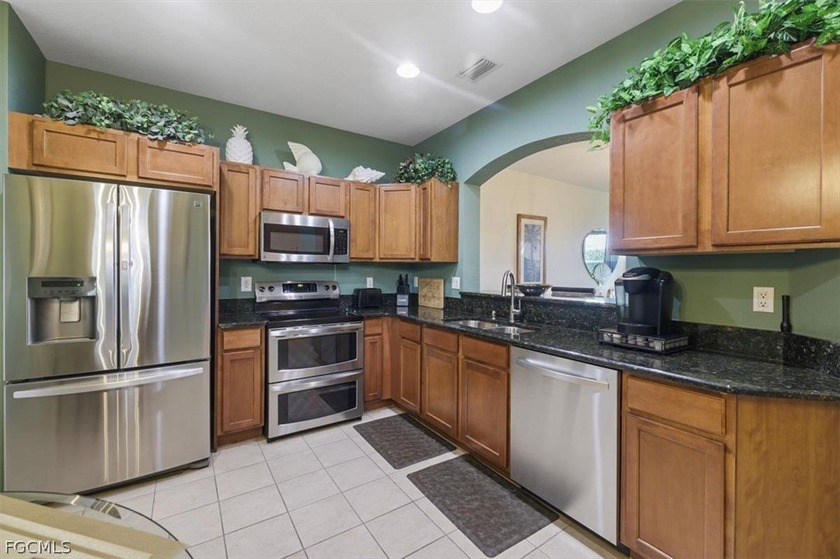 This beautiful townhouse in the Gated Community of Bella Vida is - photo 3