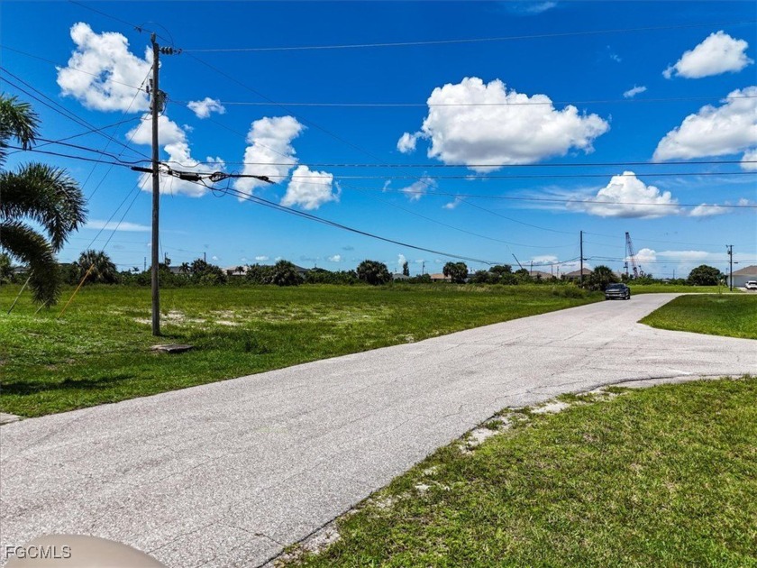 LOCATION, LOCATION, LOCATION! Build your dream home in this - photo 3