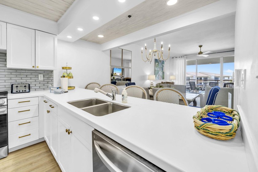 Welcome to Unit 432 at High Pointe Resort, a fully renovated - photo 8