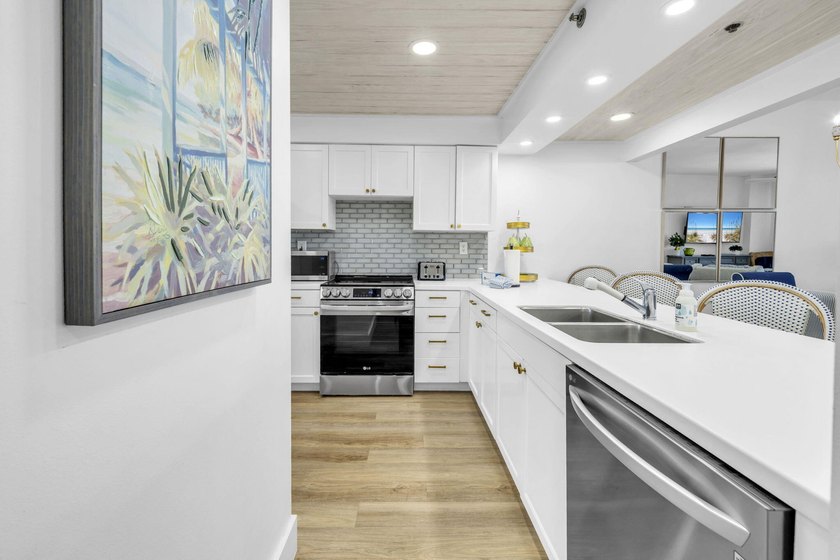 Welcome to Unit 432 at High Pointe Resort, a fully renovated - photo 9