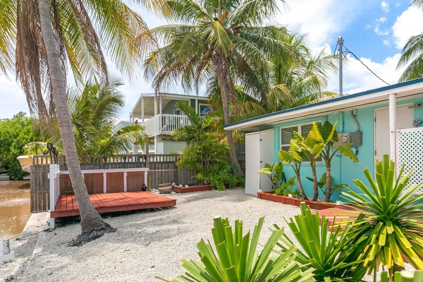Waterfront Duplex with Income Potential in Big Pine Key! Live - photo 50