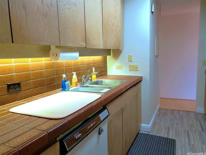 Spacious 29th-Floor 2BR/2BA Live-Work Residence | Ocean, Diamond - photo 8