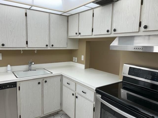 Corner 2/2 Villa. Update this unit to your own specifications - photo 6