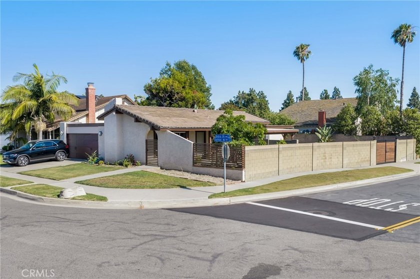 Welcome to 1099 Salinas Ave, a beautifully maintained - photo 2
