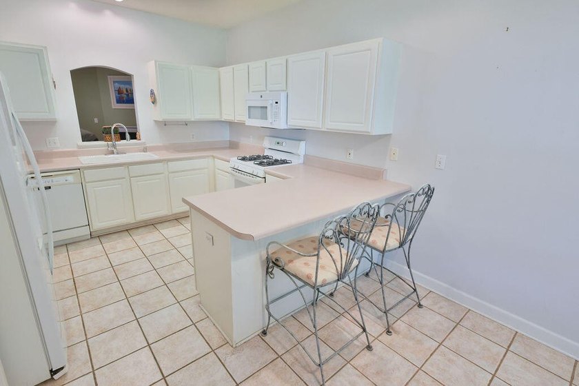 Discover the perfect blend of comfort, convenience, and coastal - photo 4