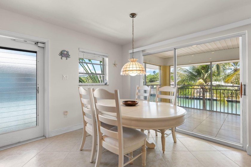 Rare canal-front duplex on Duck Key's prestigious Indies Canal - photo 12