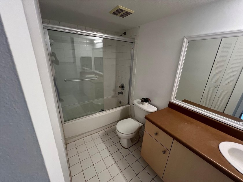 NO RESTRICTIONS...HUGE 3 BEDROOMS 2 BATHS..E SEE IT NOW...ALL - photo 16
