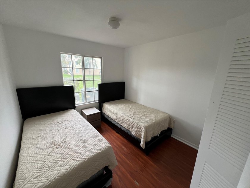 NO RESTRICTIONS...HUGE 3 BEDROOMS 2 BATHS..E SEE IT NOW...ALL - photo 20