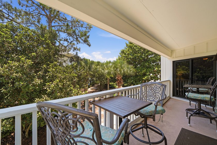 Amazing opportunity to own a 3-bedroom condo in the sought-after - photo 3