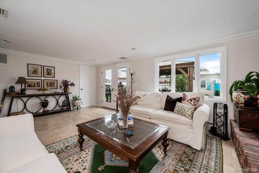 Located in the exclusive Madison section of Oceanside, this - photo 9