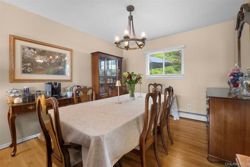MASSAPEQUA SHORES - SOUTH OF MERRICK ROAD Beautiful High Ranch - photo 3