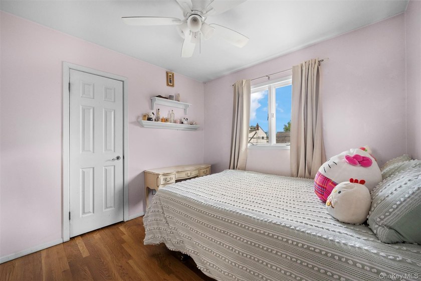 MASSAPEQUA SHORES - SOUTH OF MERRICK ROAD Beautiful High Ranch - photo 6