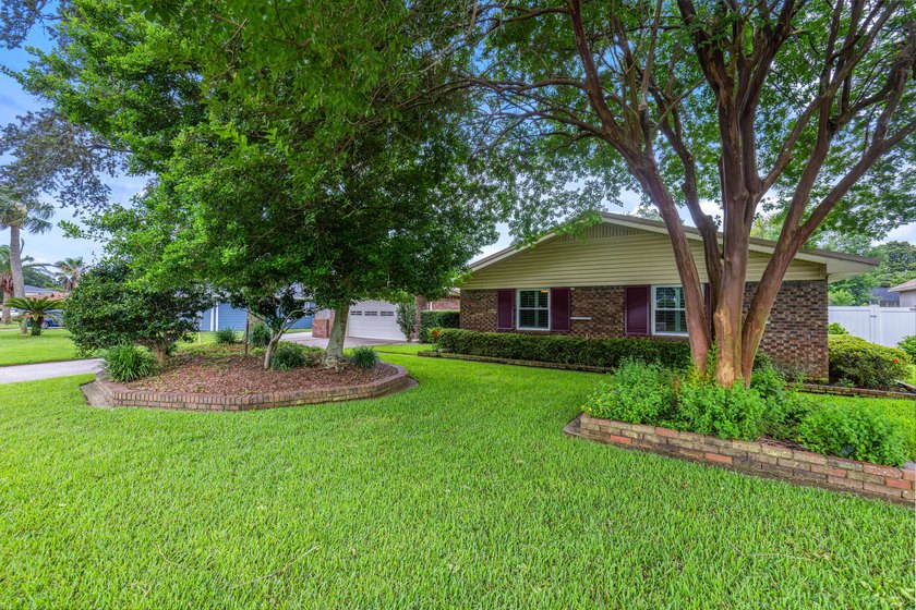 Some homes are bought for the finishes. This one is bought for - photo 6
