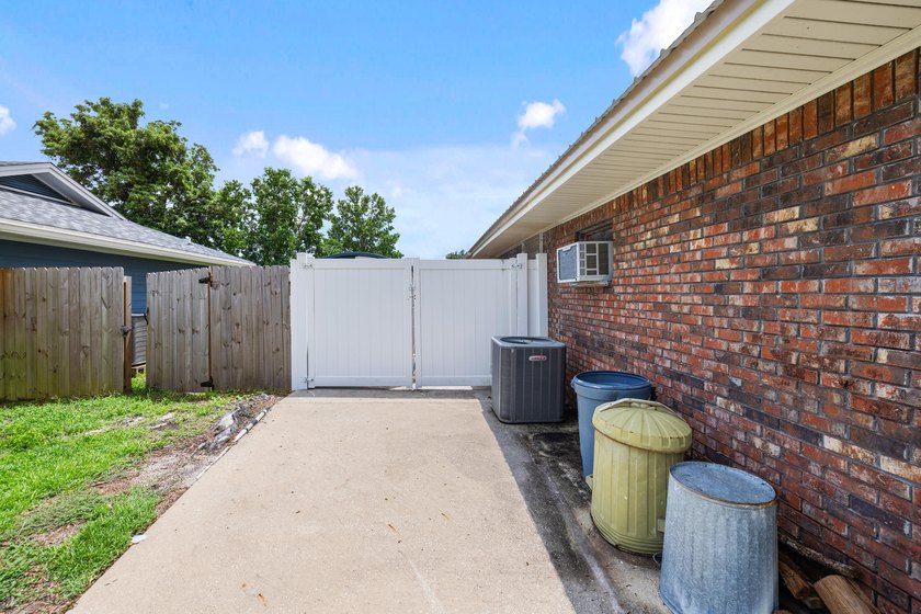Some homes are bought for the finishes. This one is bought for - photo 10