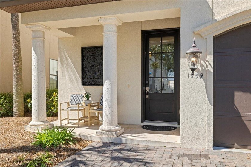 Experience the ultimate waterfront lifestyle in this - photo 2