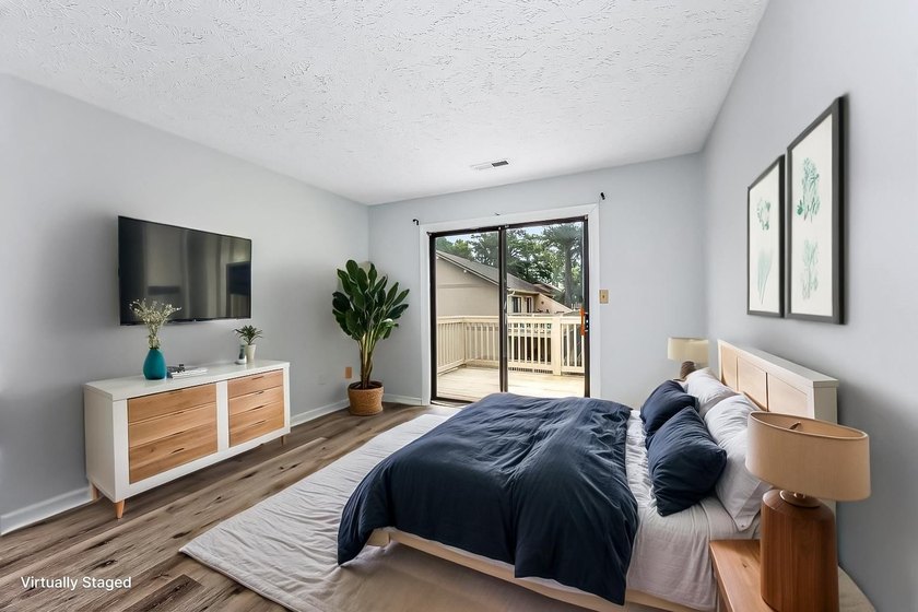 Prime Location! Move in ready &amp; pristine 2-bedroom, 2-bathroom - photo 14