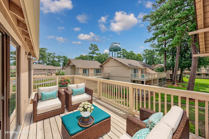 Prime Location! Move in ready &amp; pristine 2-bedroom, 2-bathroom - photo 23