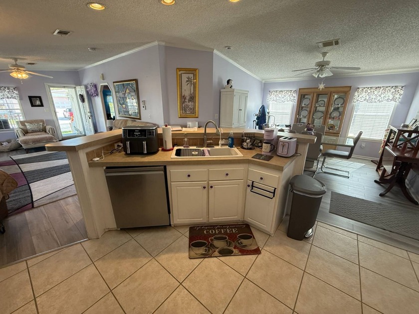 This beautiful 3-bedroom, 2-bathroom home is being sold - photo 11