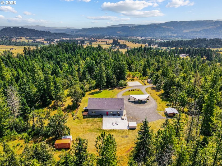 Escape to your own private, nearly 30-acre retreat just outside - photo 32