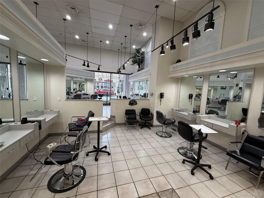 Established Salon Space - Prime Glen Cove Location Rare - photo 20