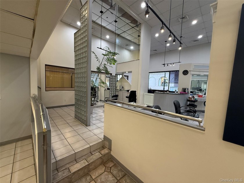 Established Salon Space - Prime Glen Cove Location Rare - photo 23