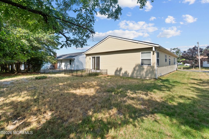 Welcome to 22 Encinitas Drive in the highly desirable Holiday - photo 27