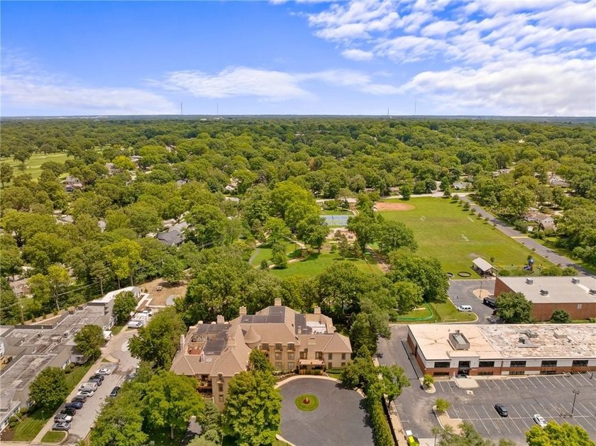 The best opportunity in Prairie Village condominium living! This - photo 50