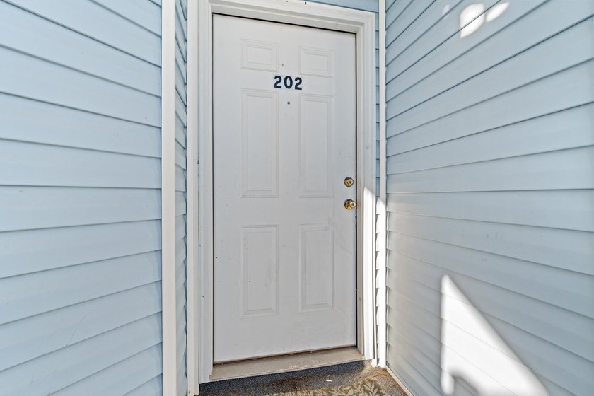 Fountain Pointe Unit 202 is a beautifully maintained 3 bedroom - photo 2