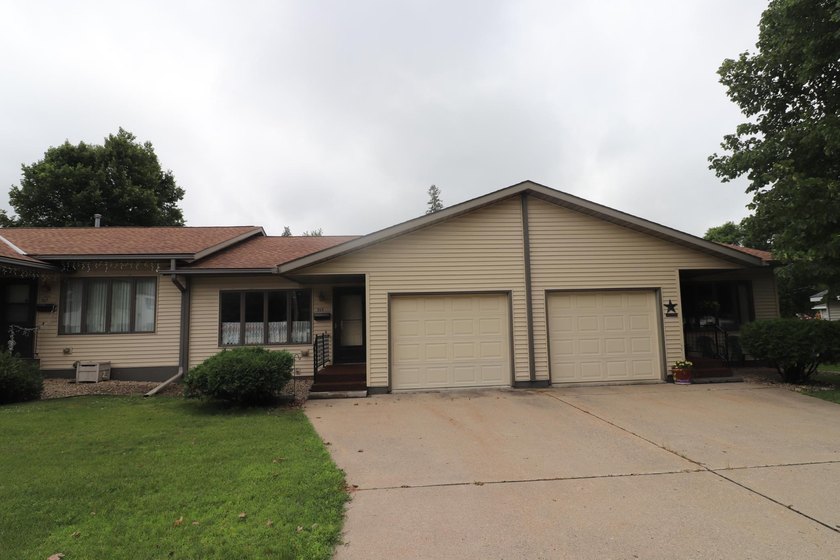Move-in ready side-by-side townhome featuring 1 bedroom, 2 - photo 2