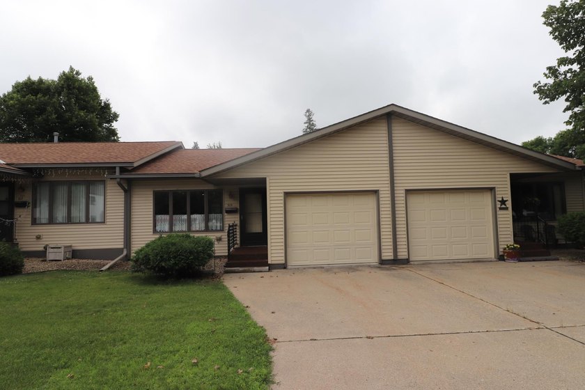 Move-in ready side-by-side townhome featuring 1 bedroom, 2 - photo 3