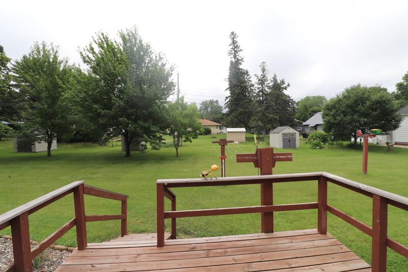 Move-in ready side-by-side townhome featuring 1 bedroom, 2 - photo 5