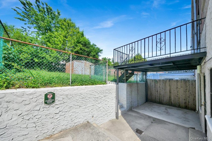 Income-Producing opportunity in Throggs Neck - Mother/Daughter - photo 10