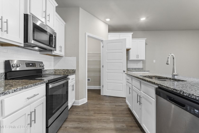 Situated on a premium corner lot in the sought-after Highlands - photo 15
