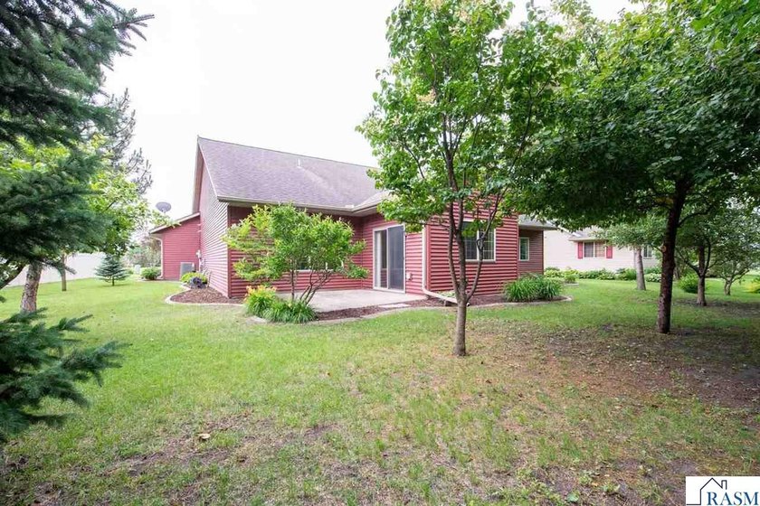 Welcome to this beautiful 3 bedroom, 2 bathroom patio home - photo 24