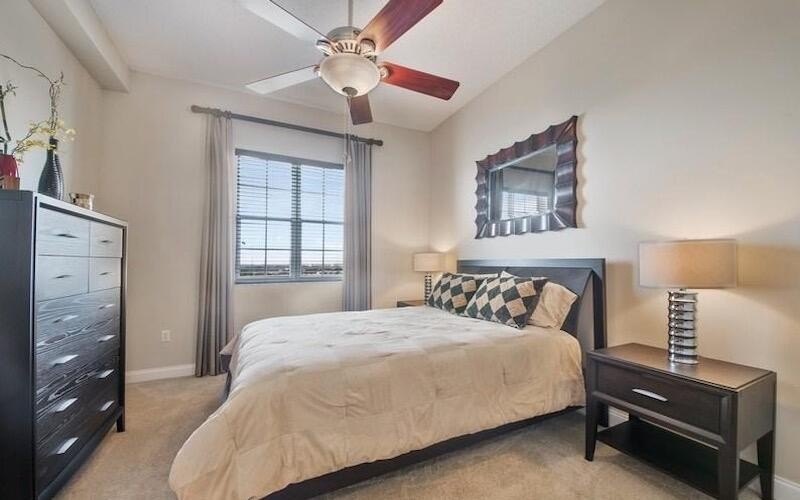 Gorgeous, Lower Penthouse condo in the charming Montecito in - photo 8